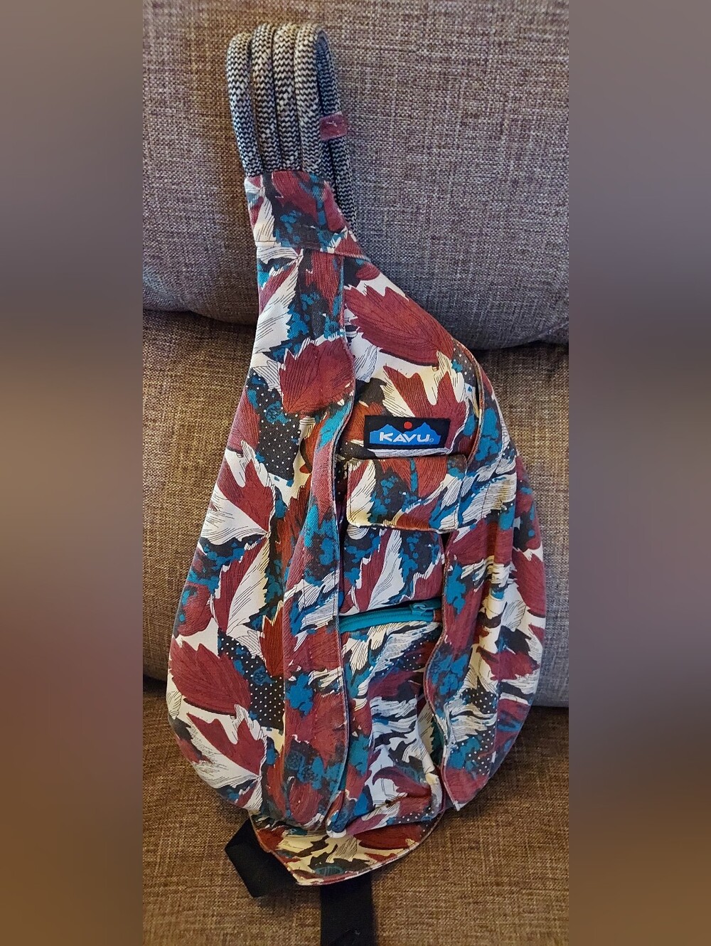 Kavu Leaf-Print Rope Sling Pack in Red, Blue, White